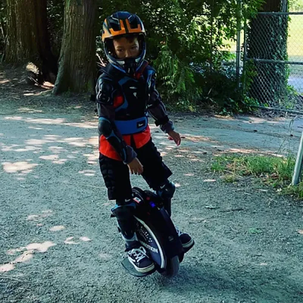 iNMOtion V8F 電動一輪車 INMOTION V8F インモーション 電動一輪車 一輪セグウェイ 立ち乗り